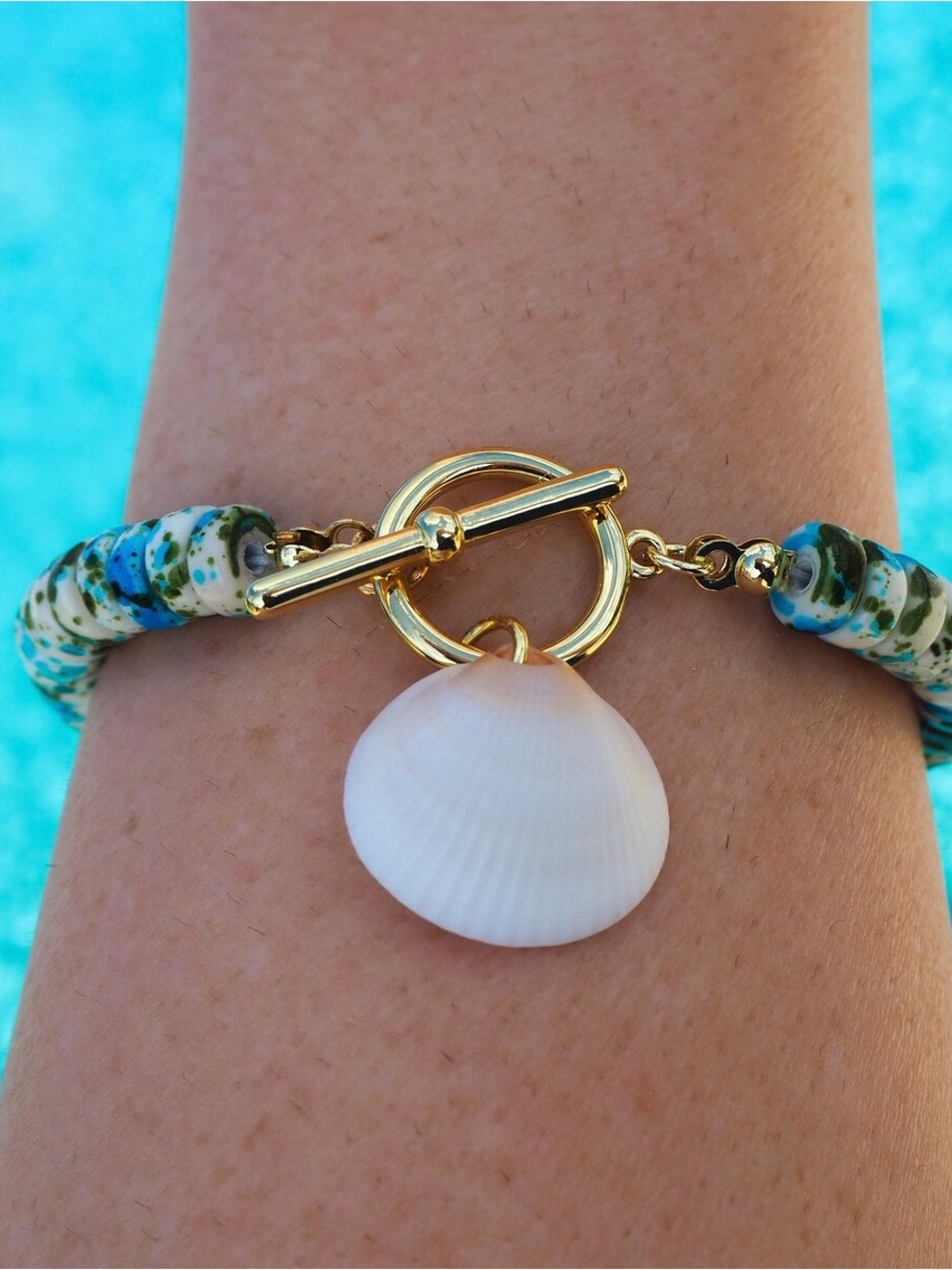 Gold Toggle Shell Pendant Bracelet with Blue-Green Beads